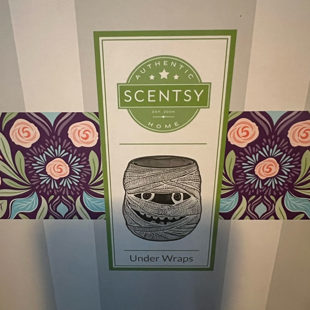 Scentsy Under Wraps Warmer - Green and Purple
